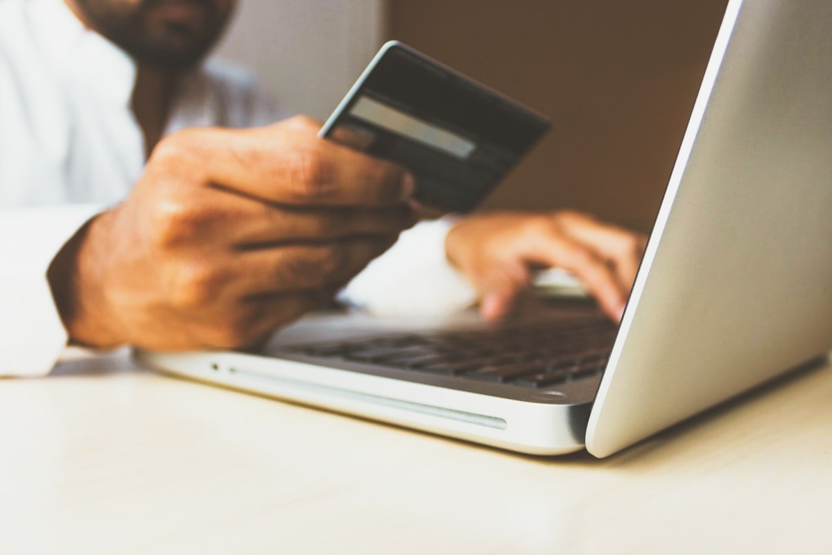 Mobile E-commerce Instant UPI Checkout and Conversion Optimization